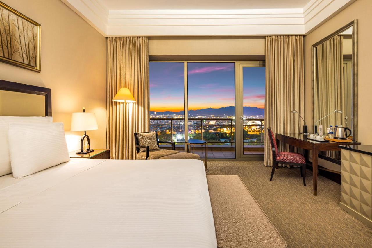 Hotel Celik Palas Convention Center & Thermal Spa Bursa Zewnętrze zdjęcie A guest room at the Atlantis Paradise Island